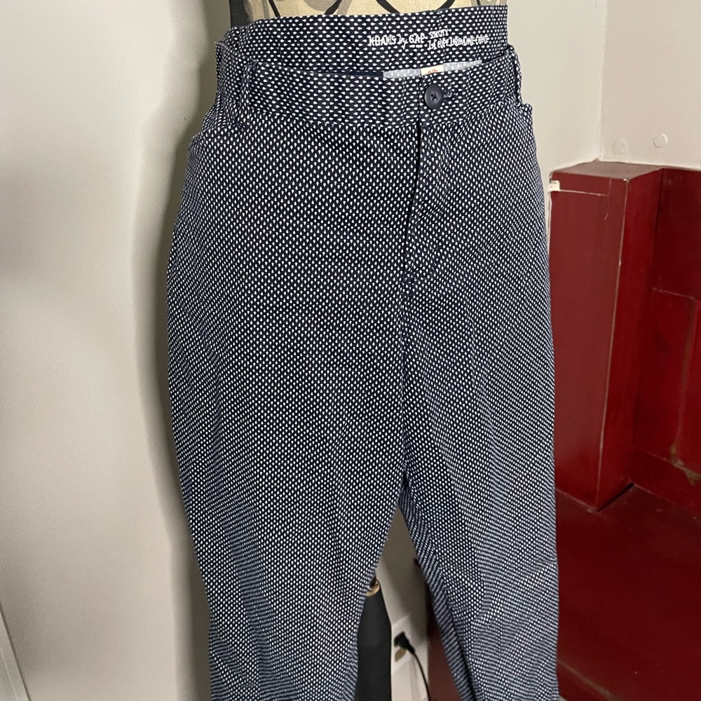 Khakis by Gap - Picture 9 of 10